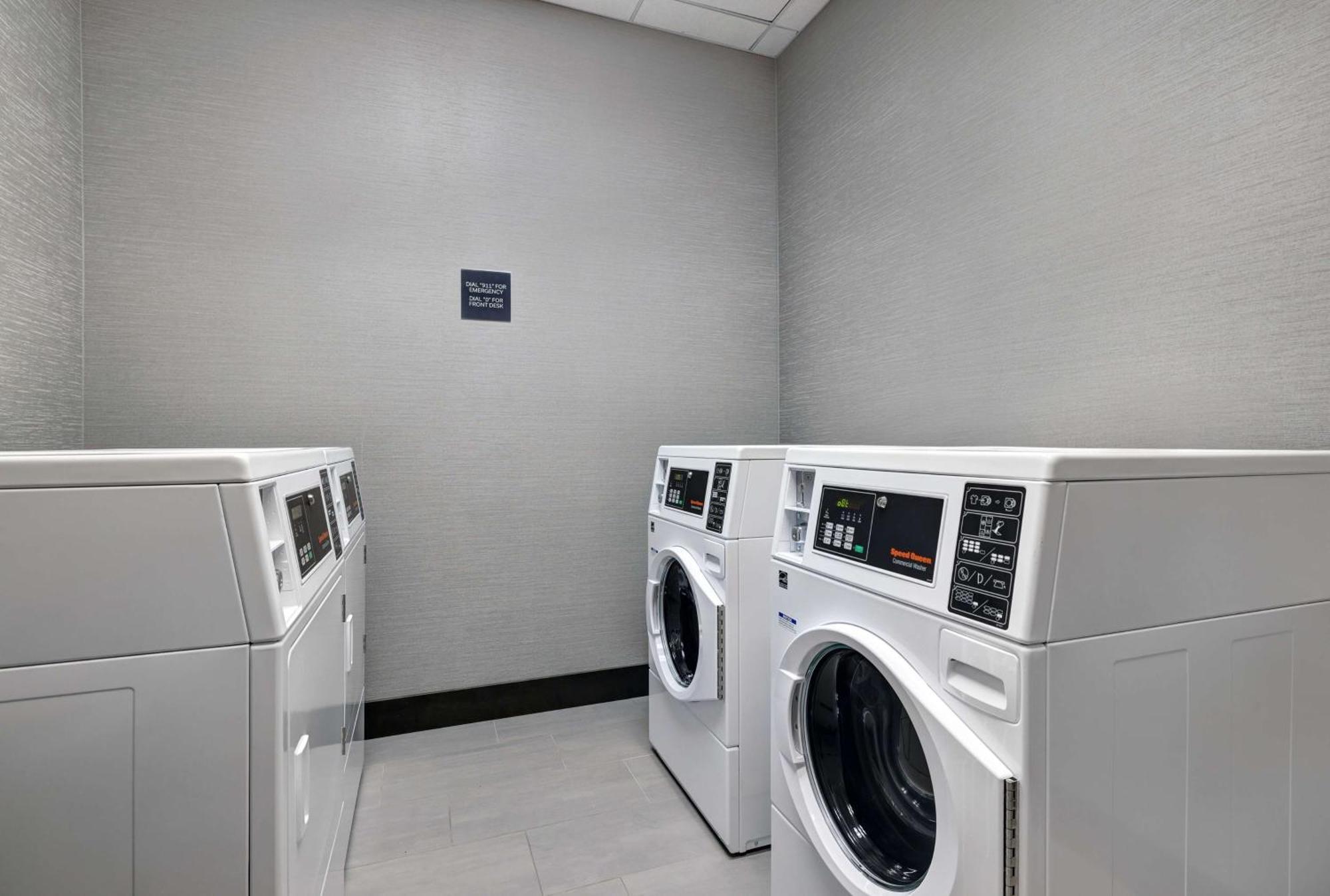 Hilton Garden Inn Manassas Ngoại thất bức ảnh